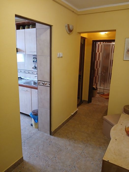 Vând ap 2 camere complet mobilat .URGENT !