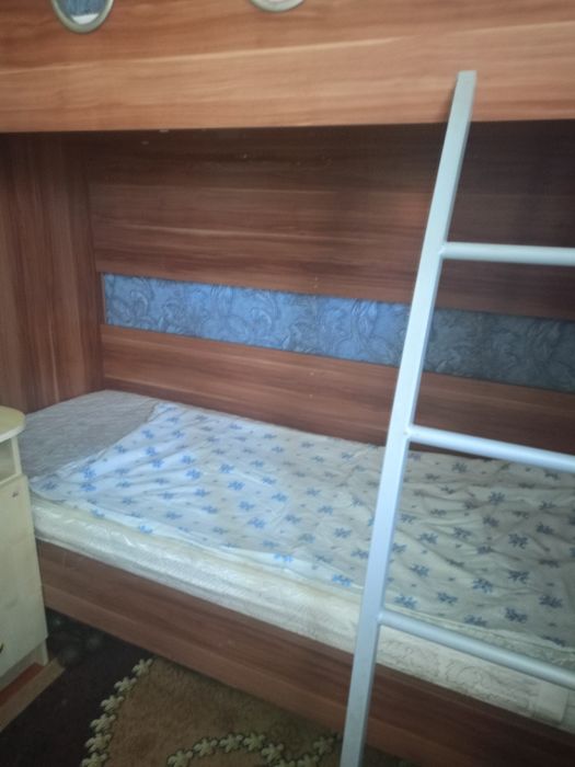 Двухъярусная кровать