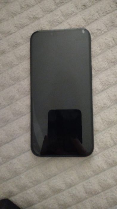 Продам айфон 13.