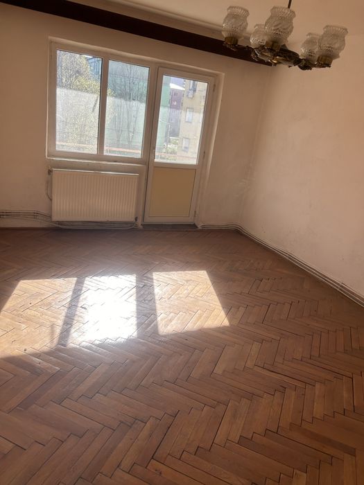 Vand apartament 4 camere