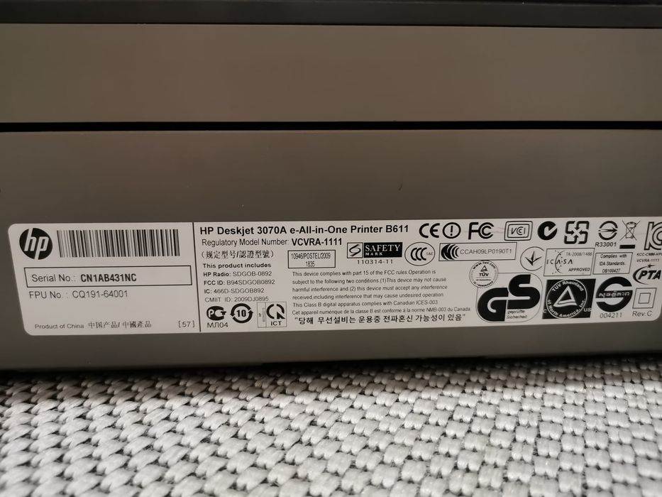 Vând imprimanta HP Deskjet 3070A