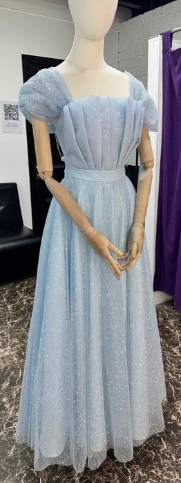 Продам  эксклюзивное платье.