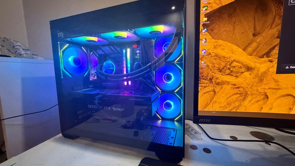 Продавам геймърски компютър – Ryzen 9 9900X3D / RTX 4070 Ti / DDR5