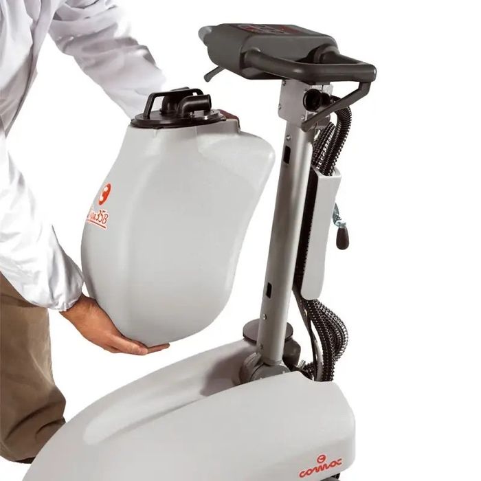 Masina de spalat si asparat pardoseli Comac Vispa 35