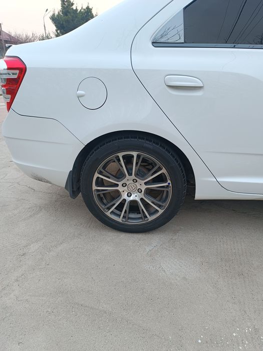Vossen Diska Balon Brabus Stil 215 50 R17 Holati yaxshi