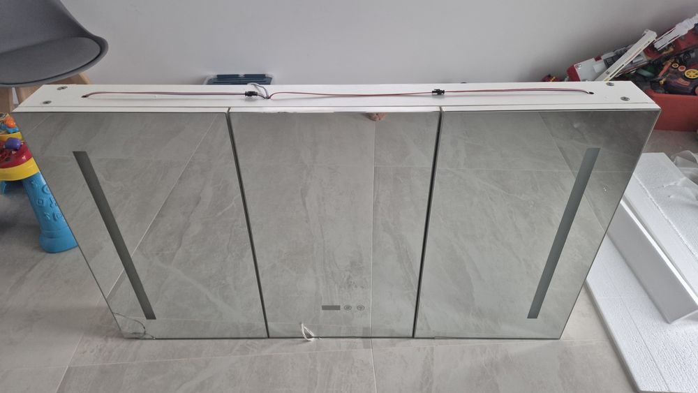 Dulap de  baie cu oglinda si  LED 120 cm