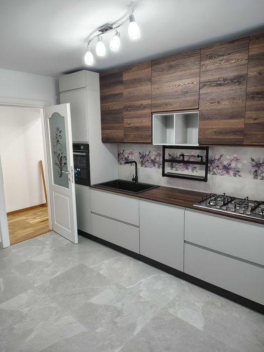 Apartament 3 camere de vânzare Roman