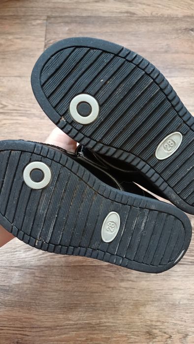 Продам детскую обувь