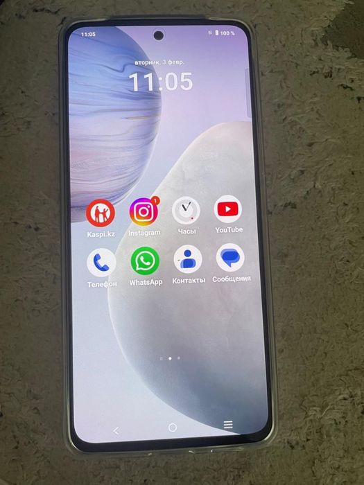 Продам Vivo v40 Lite