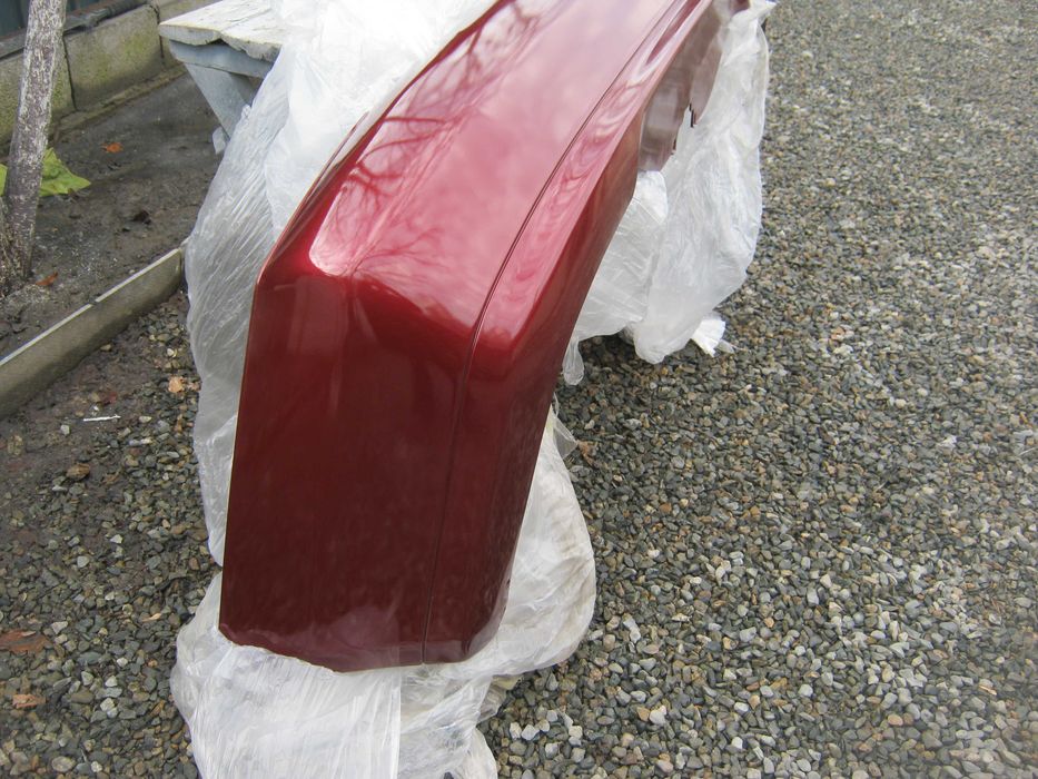 продам задний бампер на митцубиси каризма