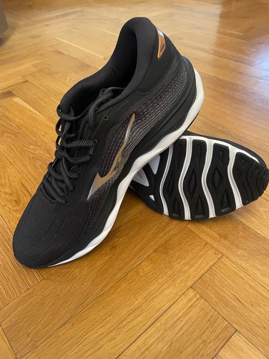 Pantofi alergare Mizuno Wave Sky 5 - Negru