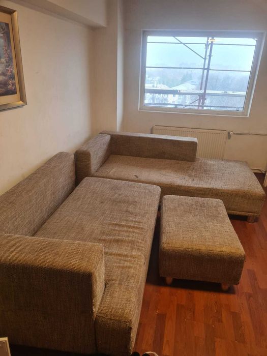 Donatii: canapea, scaun copil, tricicleta