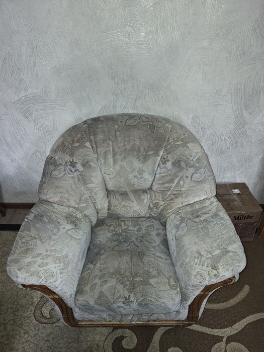 Роскошный комплект: диван-кровать и 2 кресла (массив, классика)