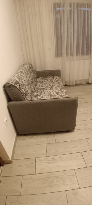 Închiriez apartament