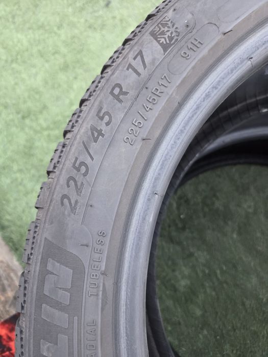 225 45 17  Michelin