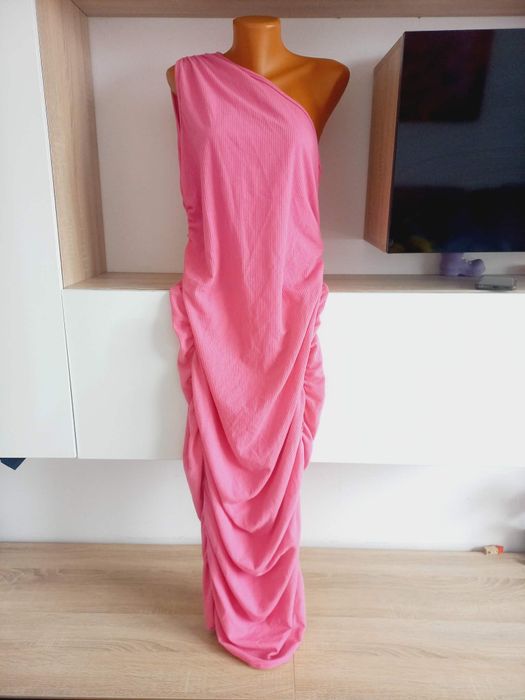 Rochie fucsia lunga pe corp marime 48