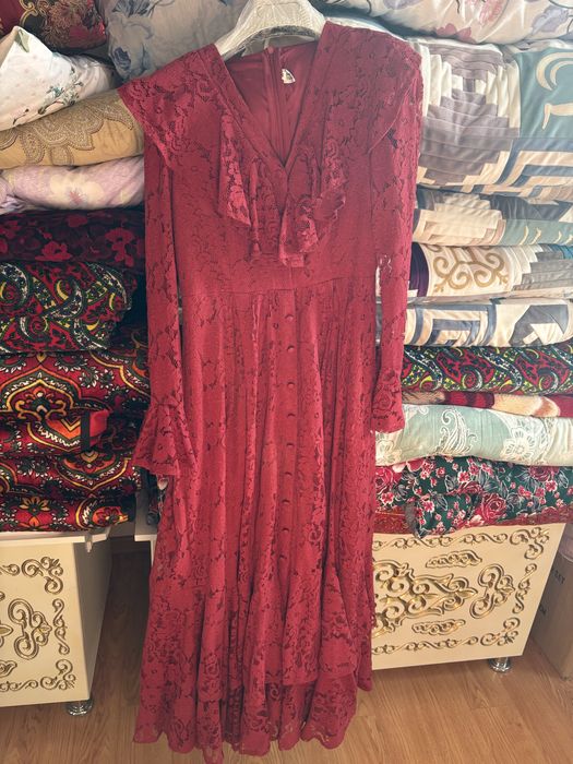 Продам платье М 5000тыс