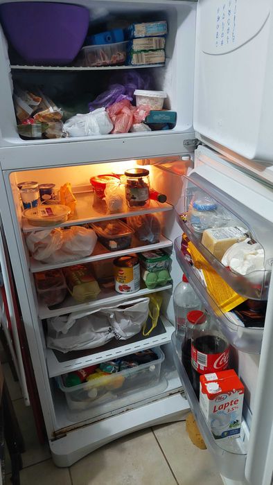 Vand Frigider INDESIT 600 lei