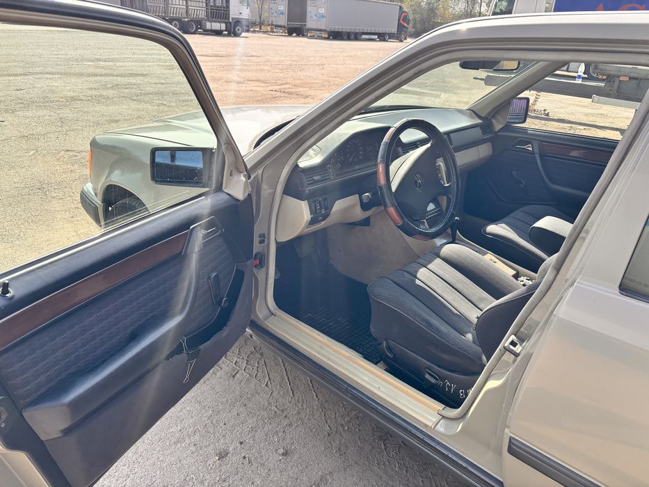 Продам 124 мерседес