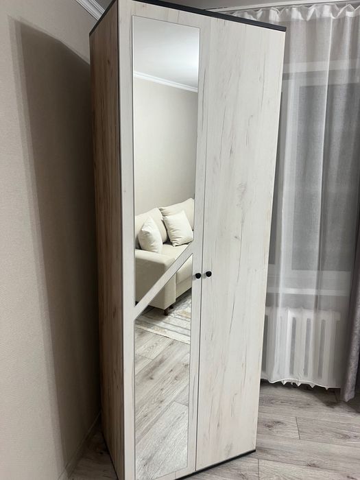 Шкаф для прихожей с зеркалом