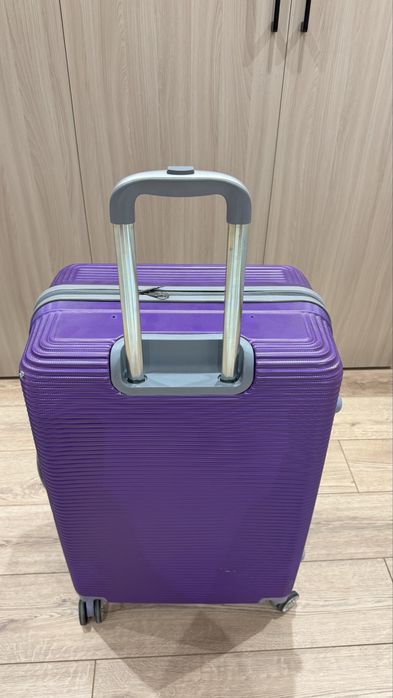 Продается чемодан для багажа