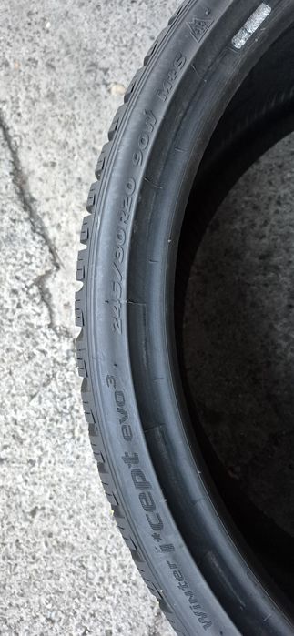 4 anvelope iarna ca si noi,2 Continental,2 Hankook,245/30/20.Pret/buc.
