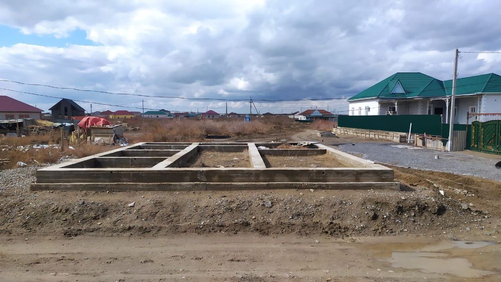 Сабалақта жер сатылады фундаменті құйылған 12×11