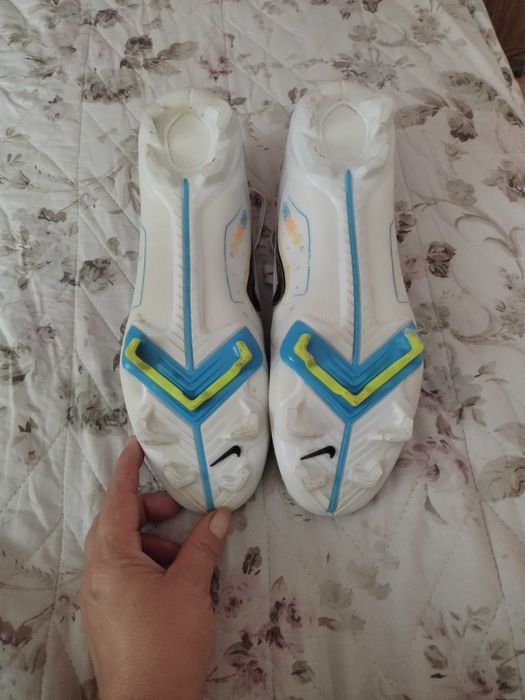 Калеври Nike. Обувани само веднъж. Размер 43