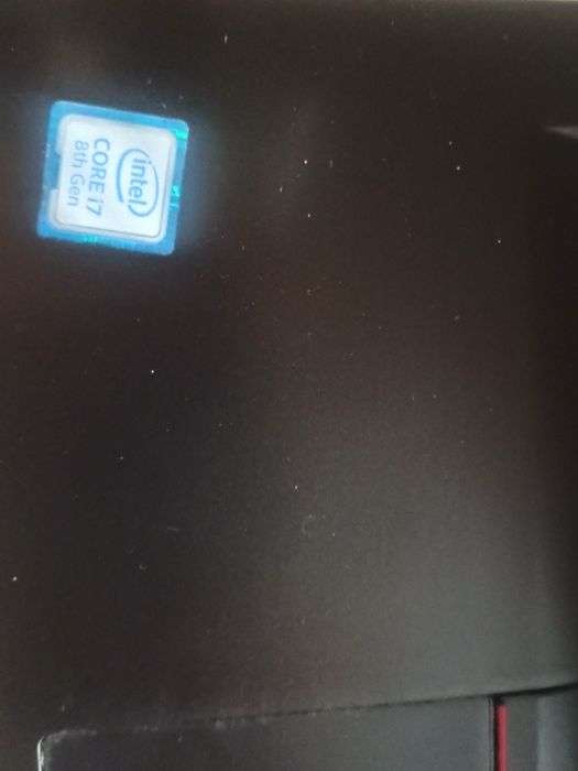 Vând laptop Intel core i7 8th gen