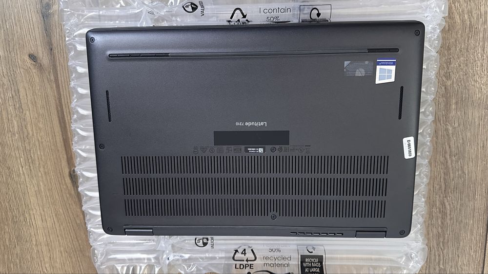 Лаптоп Dell Latudite 7310 FHD 13.3” Тъч / Intel i7- 10610U 16GB RAM 256GB SSD / MS Office 2011 Pro Plus