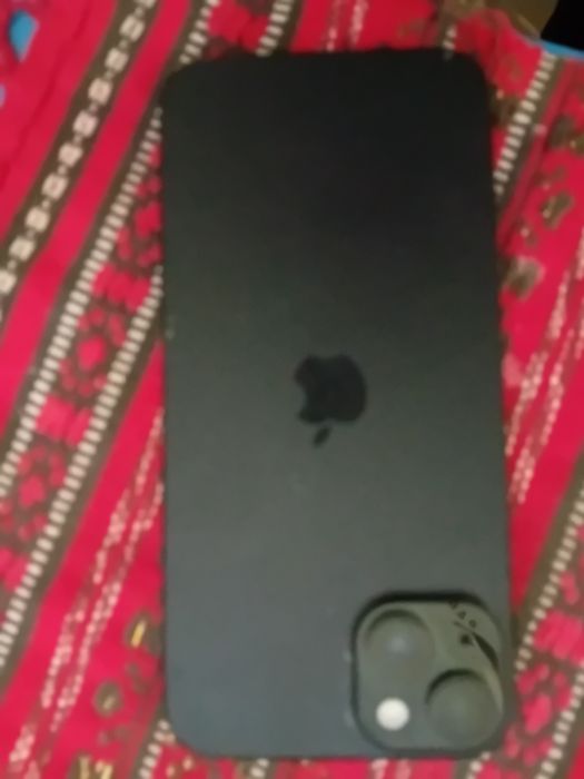 Vând iphone 15 plus