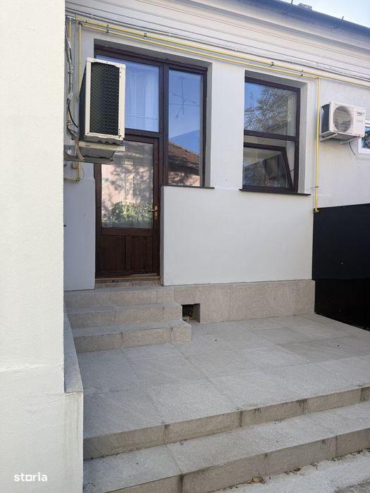 Dau în chirie spațiu ultracentral pt birou /cabinet medical