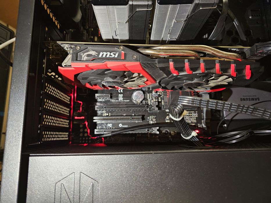 Placă video Radeon RX 570 4GB