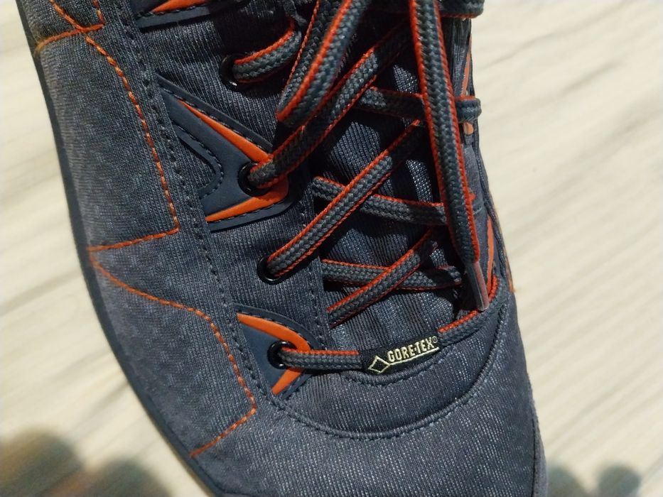 Маратонки горатекс нови