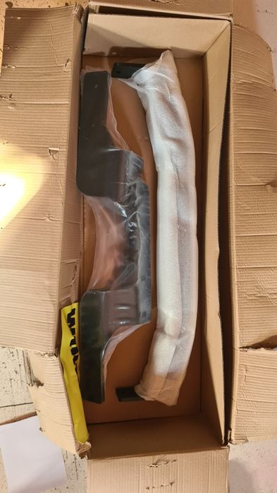 Фаркоп Highlander с хром пластиной