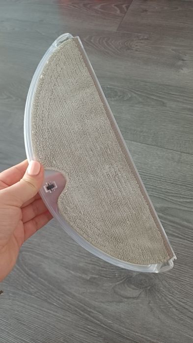 Робот прахосмукачка Roborock E4.