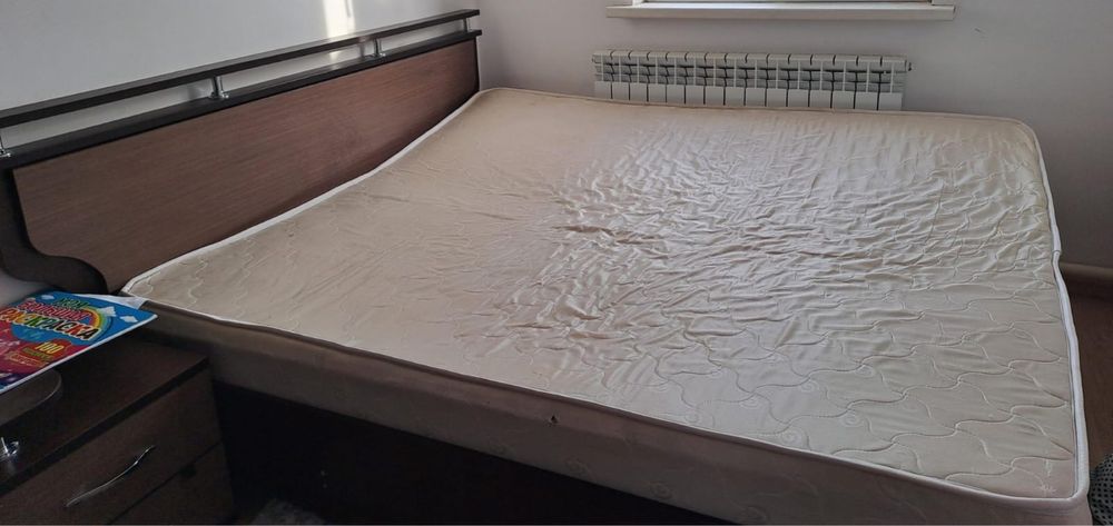 срочно продаеться спалный гарнитур