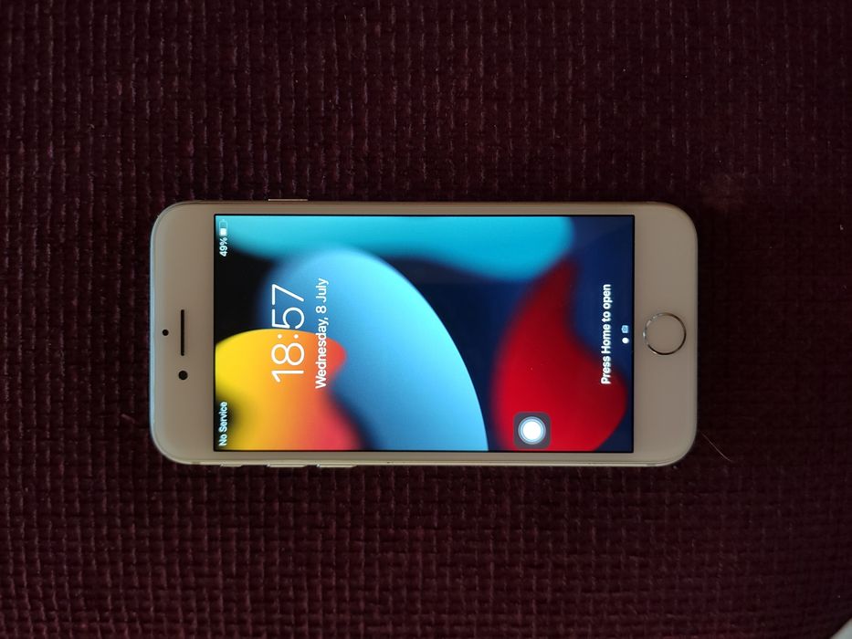 Vând sau schimb iPhone 7 și redmi 14c