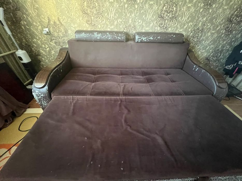 Срочно продаётся диван