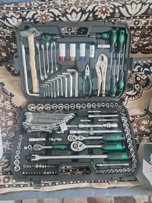 Продам набор ключей новое