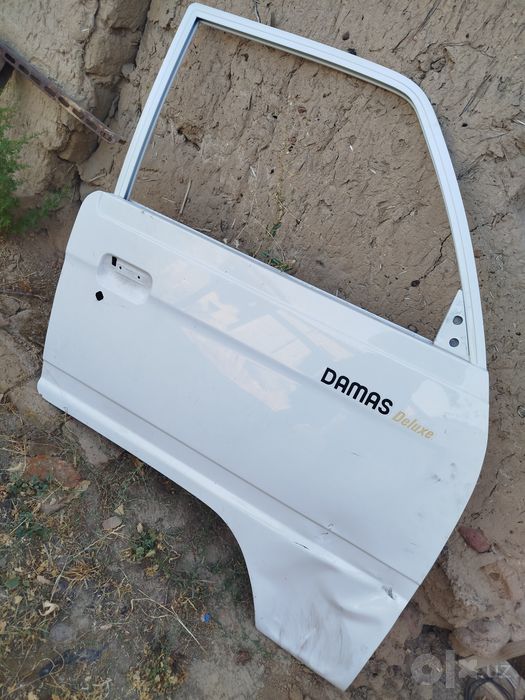 Damas ong oldi eshik sotiladi