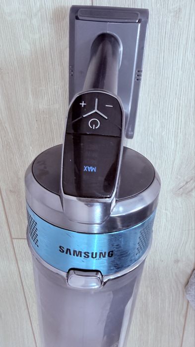 Продам беспроводной пылесос Samsung