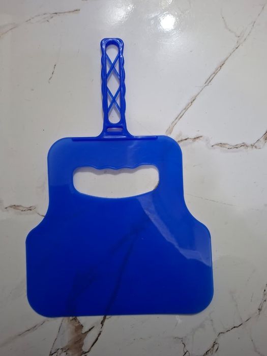 Кәуап үрлегіш ( Веер для шашлыка)