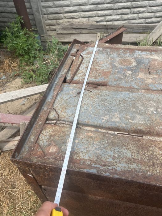 Железный стол ящик верстак