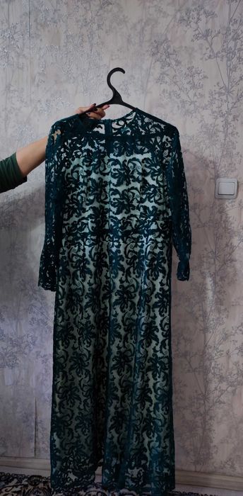 Срочно продам платье вечернее