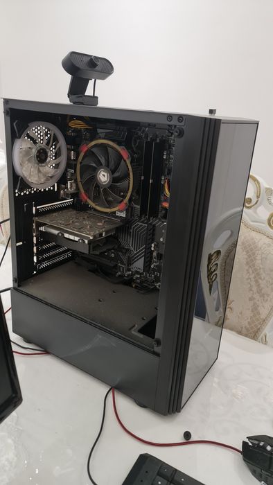 Igravoy kompyuter sotiladi. Holati a‘lo darajada. SSD. Monitor