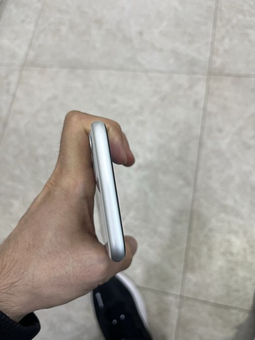 iPhone 11 128GB White Sotiladi