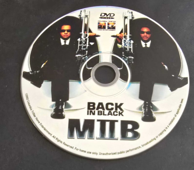 DVD cu filmul science fiction „Timeline” lansat în 2003