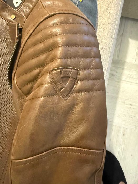 MOTO- Geaca piele REVIT Restless 1200RON Blugi TRILOBITE 800RON