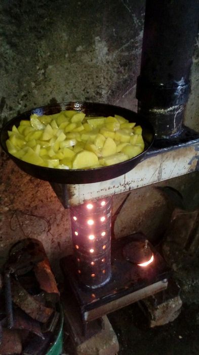 Печь на отработке ,буржуйка.